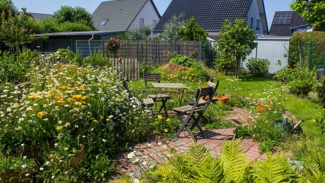 Transform Your Outdoor Space into a Cozy Reading Retreat