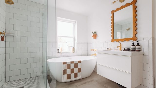 Why Modern Bathrooms Are Ditching Bathtubs for Practical Solutions