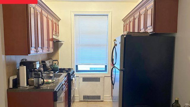 Revamping Small Spaces: An Inspiring English Cottage Kitchen Makeover