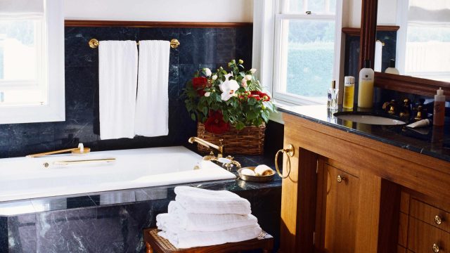Why 80s Bathroom Trends Are Making a Splash in Modern Design