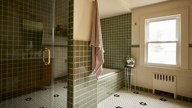 Transform Your Bathroom: Creative Storage Ideas for Small Spaces
