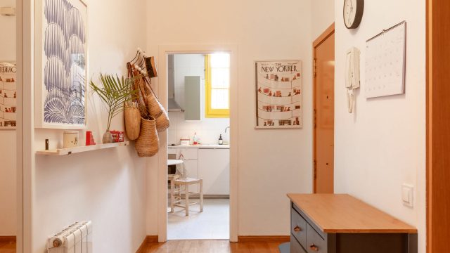 Transform Your Entryway with Innovative Mug Storage Solutions