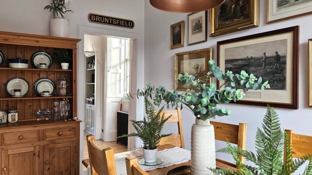 The Charming Trend of Skirted Wine Glasses: A New Dining Delight