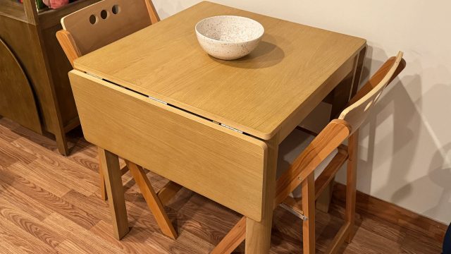 Revolutionizing Small-Space Dining: The Perfect Table Solution