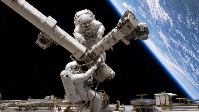 NASA Astronauts Prepare for Crucial Spacewalk to Fix Robotic Arm | slot transfer dana, download apk 