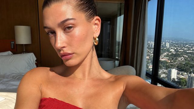 Hailey Bieber Stuns in Bold Selfie: A Fashion Statement for Summer 2023