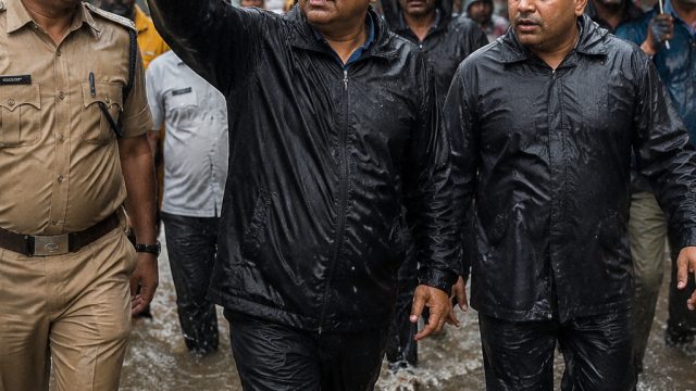 Unexpected Incident During Mumbai Mayor's Waterlogging Inspection